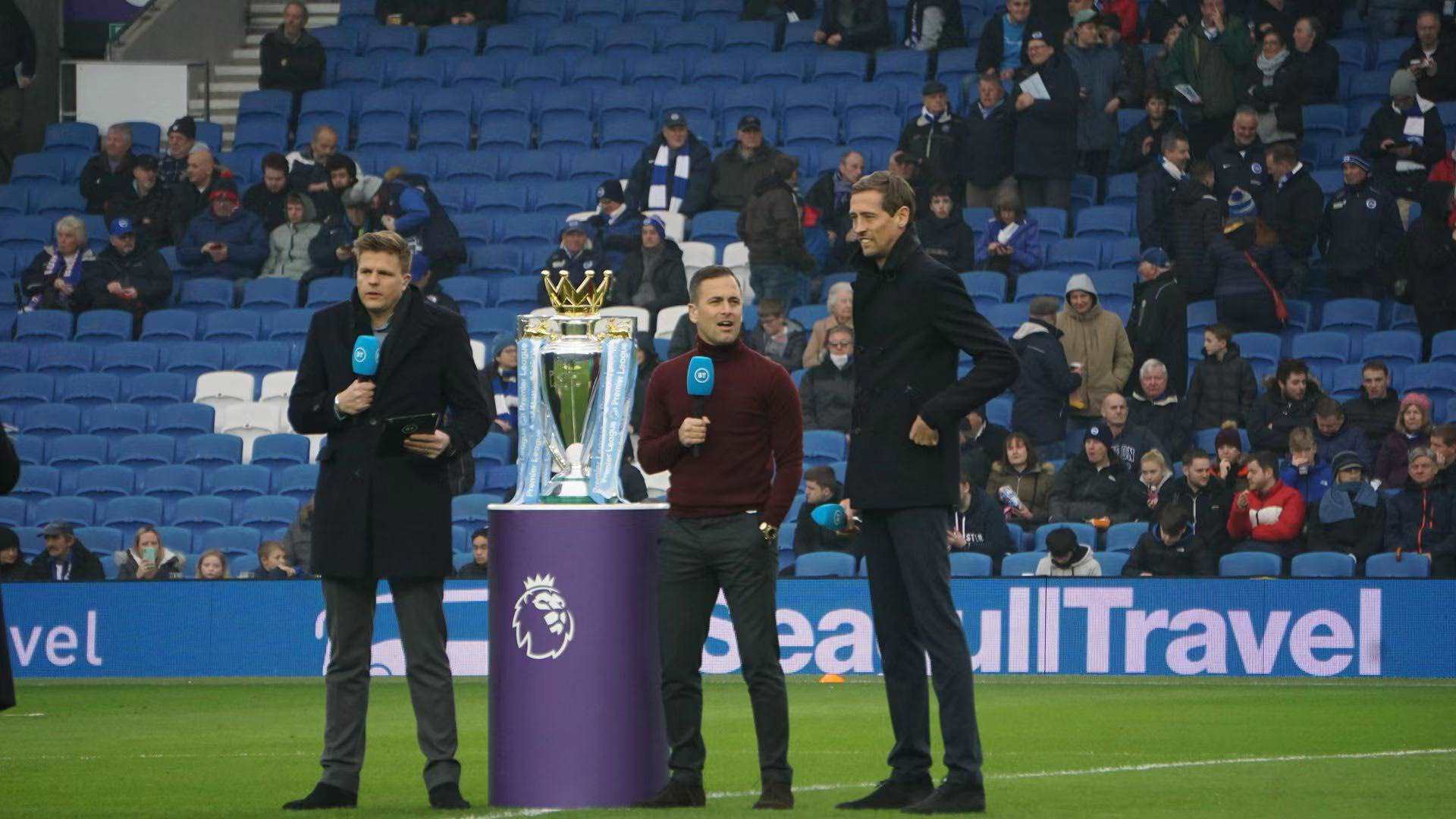 球队努力重 球队努力重